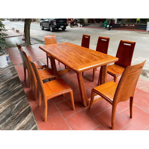 Bàn ăn giá rẻ tại Đức Hòa 