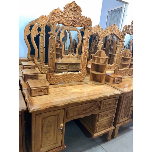 Bàn Trang Điểm Đơn Giản Sang Trọng