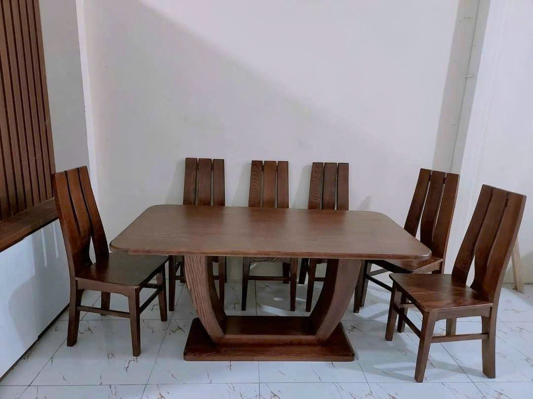 Một số mẫu bàn ăn được săn đón nhất hiện nay 